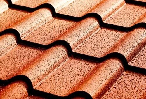 Tuiles traitées par un hydrofuge de surface